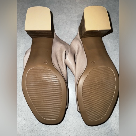 Bueno, soft leather, slip on sandal - Picture 5 of 5